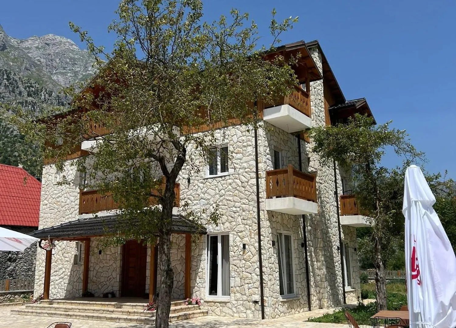 Oda N'Bjeshke Valbone Hotel