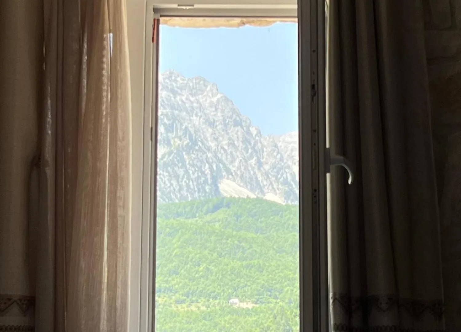 Oda N'Bjeshke Valbone Hotel